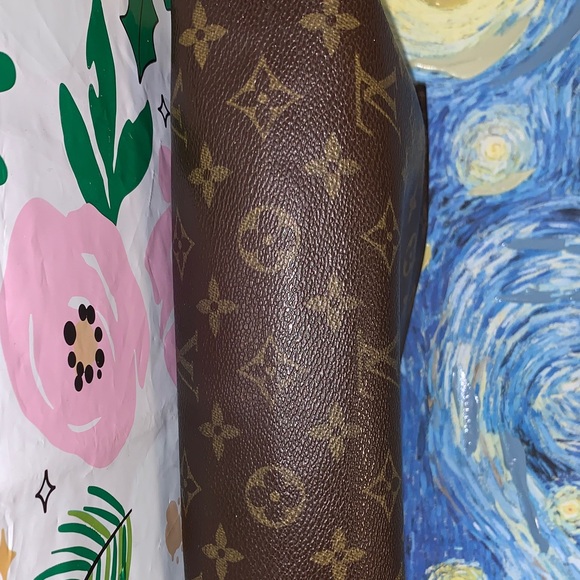 Louis VuittonMonogram CanvassToiletPouch 26 - Picture 4 of 16